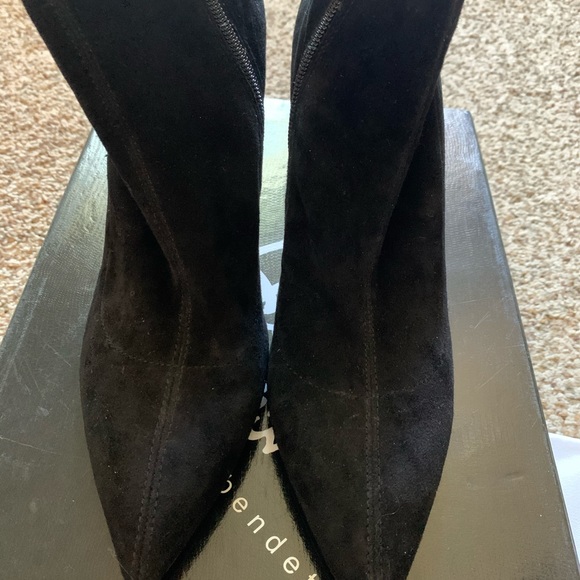 Alice & Olivia black suede CAMRYN bootie 💕 - Picture 3 of 6